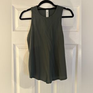 Lululemon BNWT Size 6 Women's Sleeveless Top - Olive Green